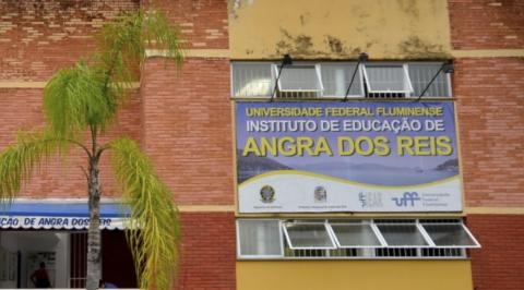 Prédio do Instituto de Educação em Angra dos Reis.